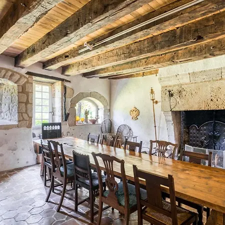 Cahuzac Chateau Sleeps 12 Pool Wifi Ferienhaus *