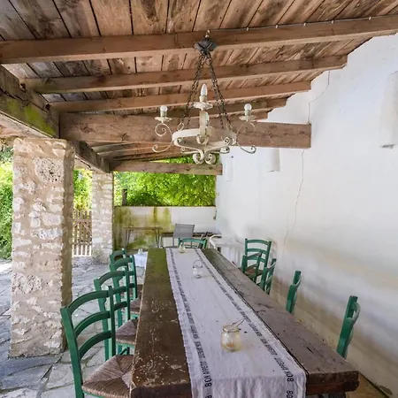Cahuzac Chateau Sleeps 12 Pool Wifi Ferienhaus *