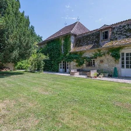 Cahuzac Chateau Sleeps 12 Pool Wifi